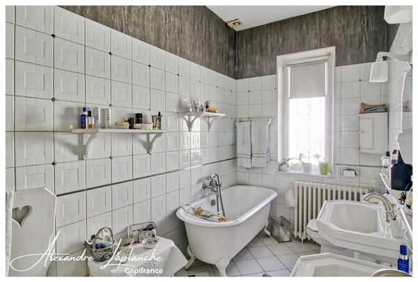Dpt Tarn et Garonne (82), à vendre MONTAUBAN maison d'architecte des années 30, 10 pièces de 217m² avec jardin et garage.