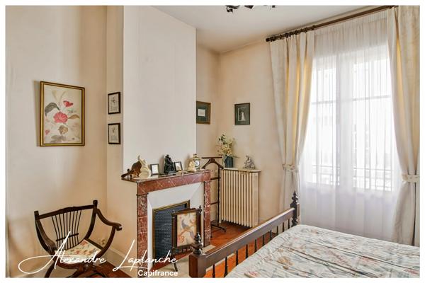 Dpt Tarn et Garonne (82), à vendre MONTAUBAN maison d'architecte des années 30, 10 pièces de 217m² avec jardin et garage.