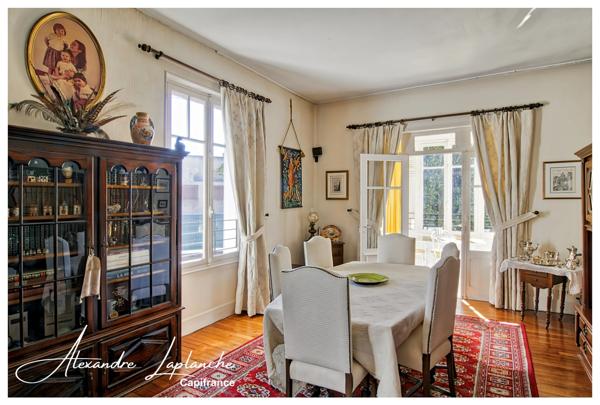 Dpt Tarn et Garonne (82), à vendre MONTAUBAN maison d'architecte des années 30, 10 pièces de 217m² avec jardin et garage.