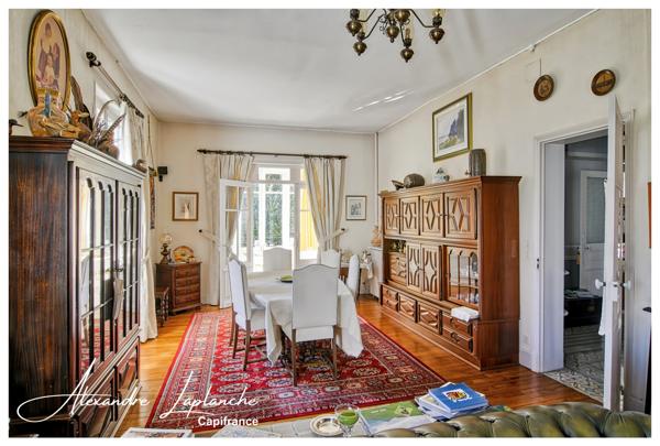 Dpt Tarn et Garonne (82), à vendre MONTAUBAN maison d'architecte des années 30, 10 pièces de 217m² avec jardin et garage.
