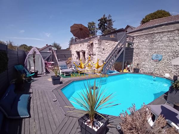 Maison restaurée, proche des commodités