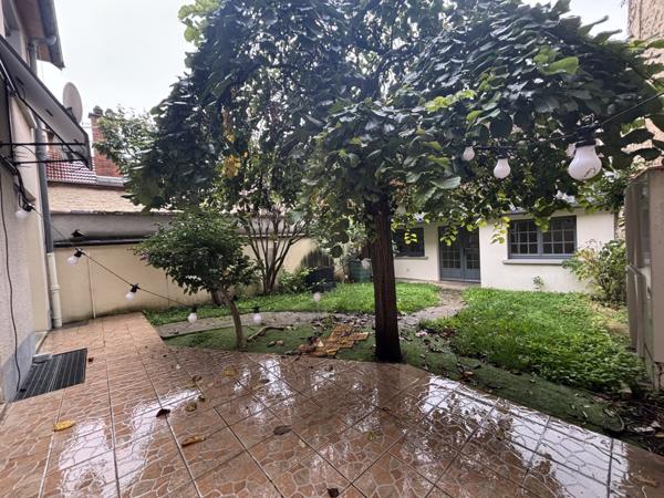 CHATILLON SUR SEINE : proche du centre ville ,maison rénovée de 120 m² avec grange de 100m² et cour  Châtillon-sur-Seine (21400)