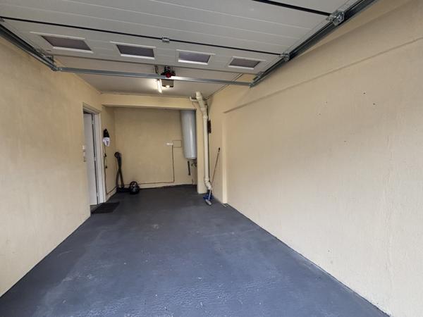 CHATILLON SUR SEINE : proche du centre ville ,maison rénovée de 120 m² avec grange de 100m² et cour  Châtillon-sur-Seine (21400)