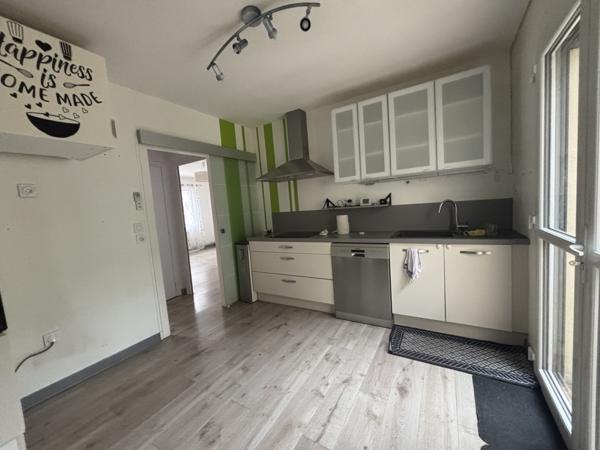 CHATILLON SUR SEINE : proche du centre ville ,maison rénovée de 120 m² avec grange de 100m² et cour  Châtillon-sur-Seine (21400)