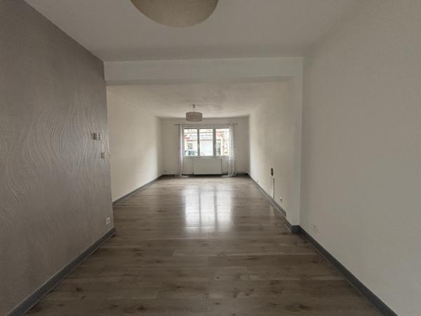 CHATILLON SUR SEINE : proche du centre ville ,maison rénovée de 120 m² avec grange de 100m² et cour  Châtillon-sur-Seine (21400)