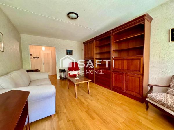 Emplacement idéal pour cet appartement.