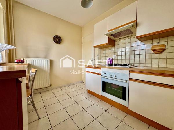 Emplacement idéal pour cet appartement.