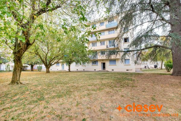 - OULLINS CENTRE- T3 TRAVERSANT AVEC BALCON- PETITE ...