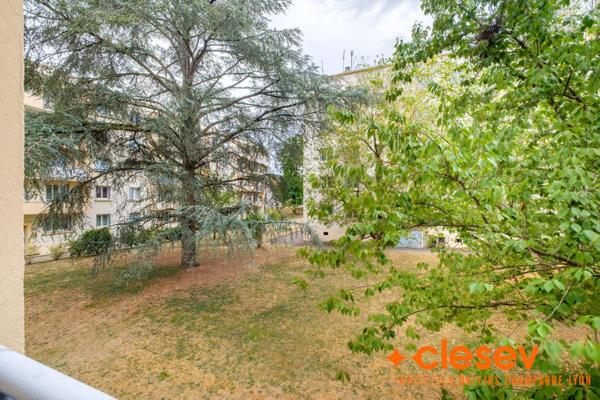 - OULLINS CENTRE- T3 TRAVERSANT AVEC BALCON- PETITE ...