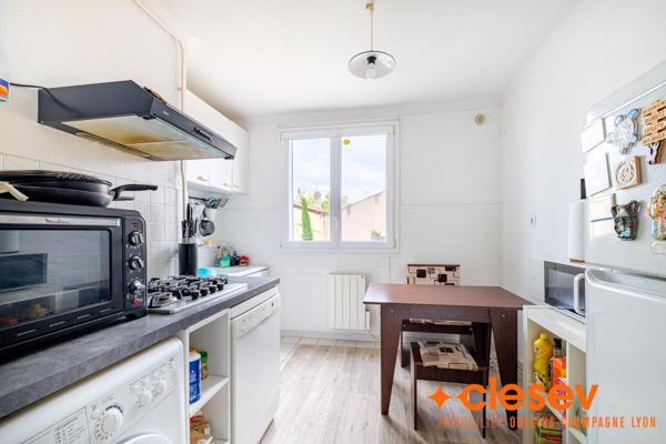 - OULLINS CENTRE- T3 TRAVERSANT AVEC BALCON- PETITE ...