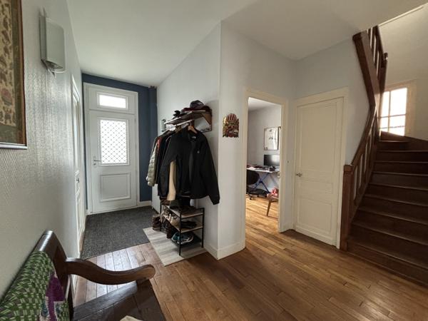 Maison 11 pièce(s) 6 chambre(s) 212 m²