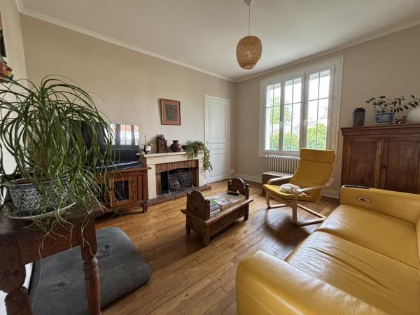 Maison 11 pièce(s) 6 chambre(s) 212 m²