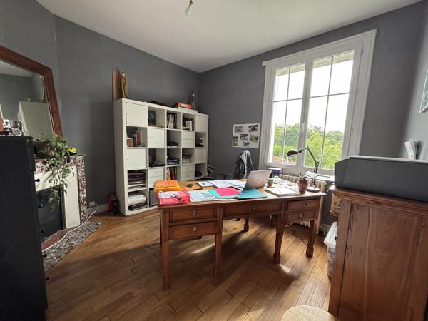 Maison 11 pièce(s) 6 chambre(s) 212 m²