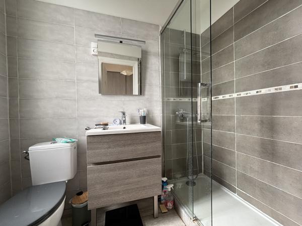 Maison 11 pièce(s) 6 chambre(s) 212 m²