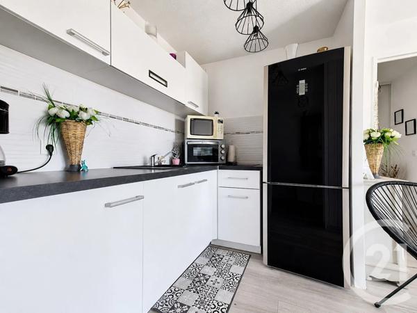 Appartement T2 à vendre  2 pièces - 36,39 m 2   FREJUS  - 83