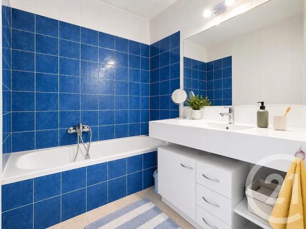 Appartement T2 à vendre  2 pièces - 36,39 m 2   FREJUS  - 83