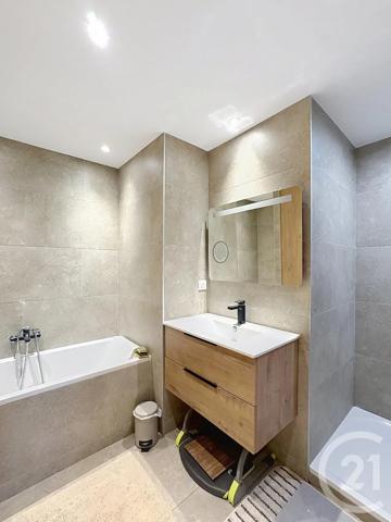 Appartement F3 à vendre  3 pièces - 80 m 2   CANNES  - 06