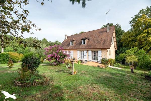 Maison à vendre 272 896 € Trélissac 6 p 162 m² DPE D
