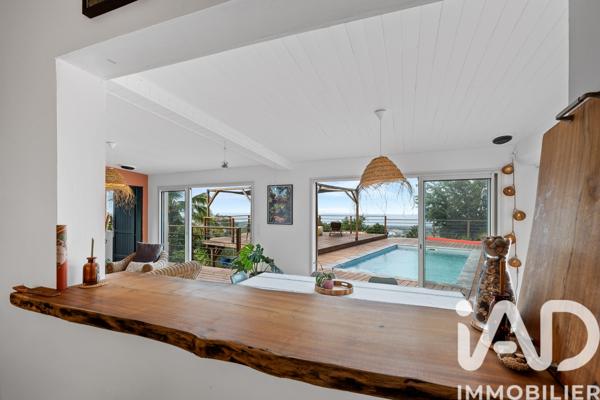 Maison à vendre 6 pièces 190 m² L'Étang-Salé