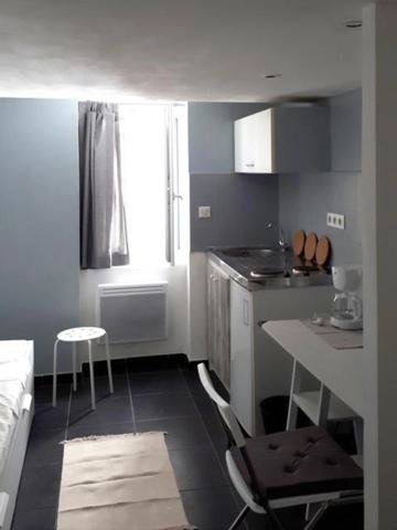Immeuble à vendre Toulon Belle rentabilité 5 studios meublés et garage