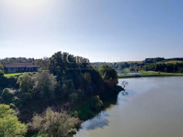 Eymet - Superbe maison d'architecte au cur de la nature de 3 chambres / 3 salle de bains
