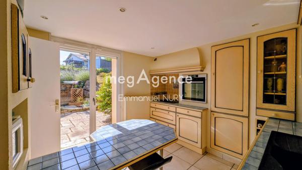 Maison à Charbonnières-les-Bains, 69260 - 4 pièces 111m²