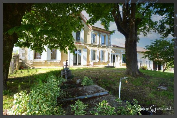 Le pizou - Maison en pierre 257 m² + piscine, nombreuses dépendances et terrain