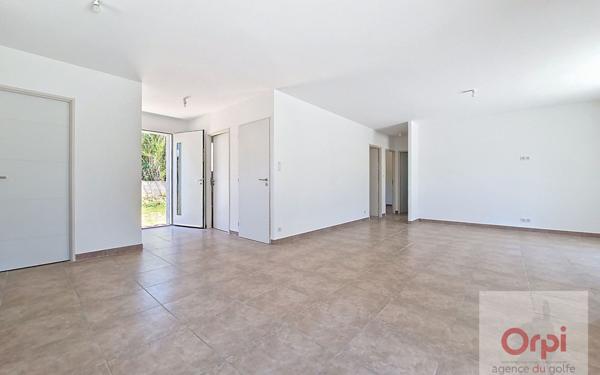 Maison à louer    4 pièces • 84 m2 Peri