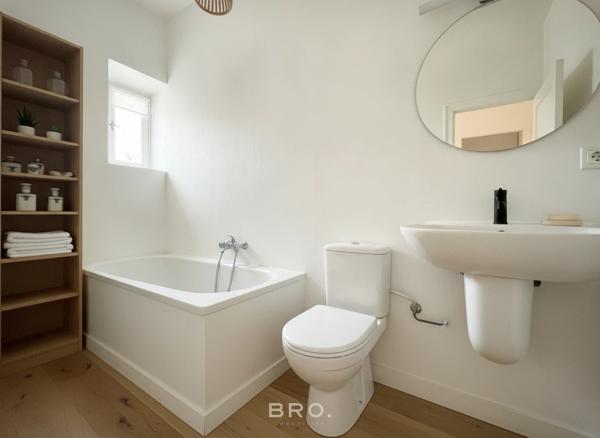 PROPRIÉTÉ 236 M2 VANNES -SECTEUR GARE- 4 CHAMBRES- GARAGE - TERRAIN DE 380 M2