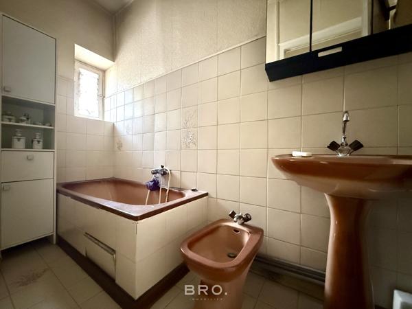 PROPRIÉTÉ 236 M2 VANNES -SECTEUR GARE- 4 CHAMBRES- GARAGE - TERRAIN DE 380 M2