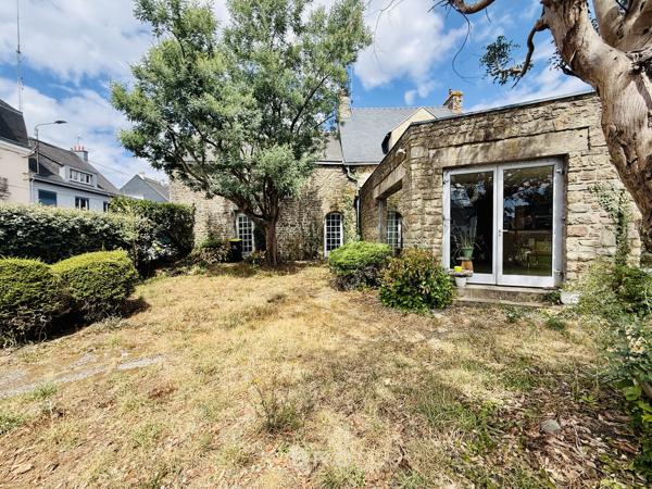 PROPRIÉTÉ 236 M2 VANNES -SECTEUR GARE- 4 CHAMBRES- GARAGE - TERRAIN DE 380 M2