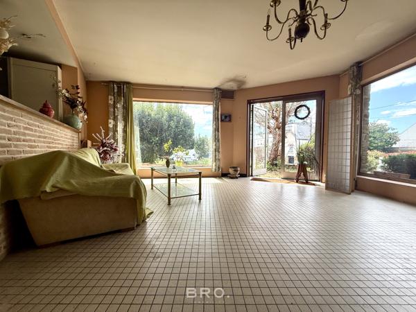 PROPRIÉTÉ 236 M2 VANNES -SECTEUR GARE- 4 CHAMBRES- GARAGE - TERRAIN DE 380 M2