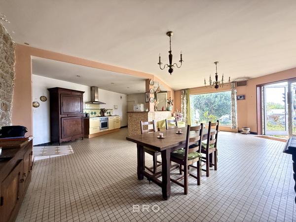 PROPRIÉTÉ 236 M2 VANNES -SECTEUR GARE- 4 CHAMBRES- GARAGE - TERRAIN DE 380 M2