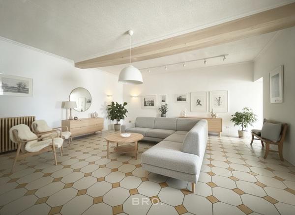 PROPRIÉTÉ 236 M2 VANNES -SECTEUR GARE- 4 CHAMBRES- GARAGE - TERRAIN DE 380 M2