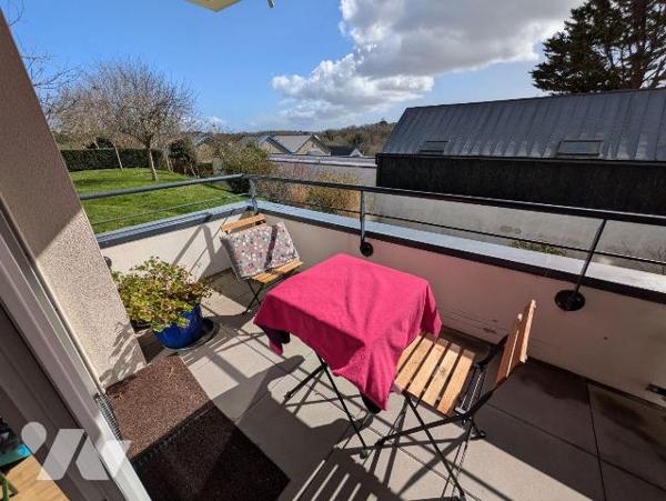 Guidel centre, appartement au rez-de-chaussée, en résidence sénior, composé comme suit:
Séjour...