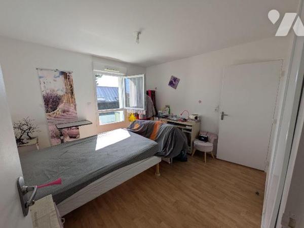 Guidel centre, appartement au rez-de-chaussée, en résidence sénior, composé comme suit:
Séjour...