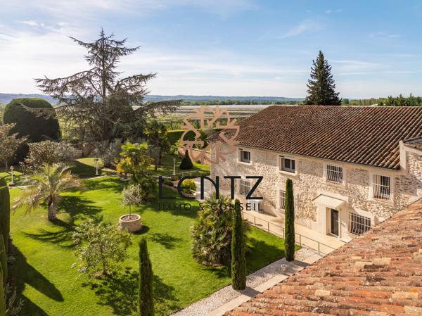 Un domaine d’exception entre charme et art de vivre – Propriété de caractère avec piscine et dépendances