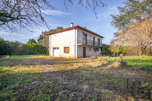 A vendre maison sur sous-sol des années 1970 en campagne de Sainte-Livrade