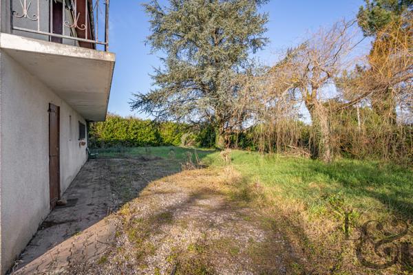 A vendre maison sur sous-sol des années 1970 en campagne de Sainte-Livrade