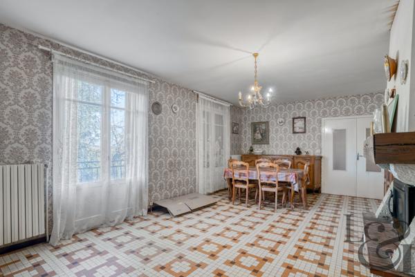 A vendre maison sur sous-sol des années 1970 en campagne de Sainte-Livrade