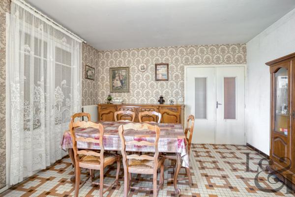 A vendre maison sur sous-sol des années 1970 en campagne de Sainte-Livrade