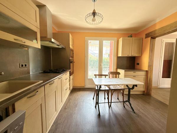 A VENDRE : MAISON RENOVEE AVEC JARDIN, GARAGE ET POTENTIEL LOCATIF A AX-LES-THERMES