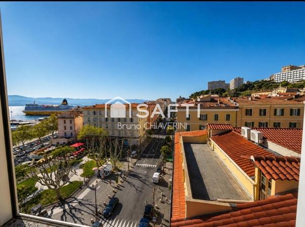 Vue imprenable sur le port d'Ajaccio et le cours Napoleon