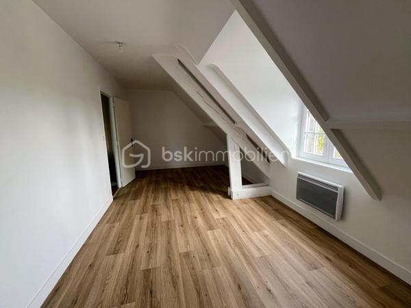 🚨 COUP DE CŒUR ASSURÉ – Maison familiale 5 chambres à 2 min de Beauval !

👉 Vous cherchez une maison spacieuse, sans travaux, dans un cadre verdoyant ? Ne cherchez plus.

🏡 Construction traditionnelle
🔥 Pièce de vie de 60 m² avec cheminée
🛏️ 5 chambres dont suite parentale au RDC
🎮 Salle de jeux
🌳 Terrain arboré clos de 1 800 m²
🚐 Grand appentis 

📊 DPE : C

💥 Maison clé en main – bien rare sur le secteur !

⚡ Les premières visites partent vite
📅 Disponible même le dimanche
📩 Contactez-moi pour la vidéo avant qu’elle ne soit plus dispo