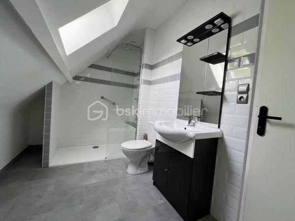 🚨 COUP DE CŒUR ASSURÉ – Maison familiale 5 chambres à 2 min de Beauval !

👉 Vous cherchez une maison spacieuse, sans travaux, dans un cadre verdoyant ? Ne cherchez plus.

🏡 Construction traditionnelle
🔥 Pièce de vie de 60 m² avec cheminée
🛏️ 5 chambres dont suite parentale au RDC
🎮 Salle de jeux
🌳 Terrain arboré clos de 1 800 m²
🚐 Grand appentis 

📊 DPE : C

💥 Maison clé en main – bien rare sur le secteur !

⚡ Les premières visites partent vite
📅 Disponible même le dimanche
📩 Contactez-moi pour la vidéo avant qu’elle ne soit plus dispo
