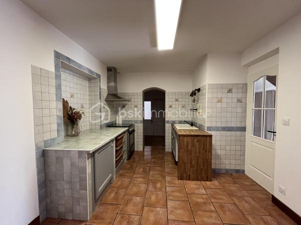 🚨 COUP DE CŒUR ASSURÉ – Maison familiale 5 chambres à 2 min de Beauval !

👉 Vous cherchez une maison spacieuse, sans travaux, dans un cadre verdoyant ? Ne cherchez plus.

🏡 Construction traditionnelle
🔥 Pièce de vie de 60 m² avec cheminée
🛏️ 5 chambres dont suite parentale au RDC
🎮 Salle de jeux
🌳 Terrain arboré clos de 1 800 m²
🚐 Grand appentis 

📊 DPE : C

💥 Maison clé en main – bien rare sur le secteur !

⚡ Les premières visites partent vite
📅 Disponible même le dimanche
📩 Contactez-moi pour la vidéo avant qu’elle ne soit plus dispo