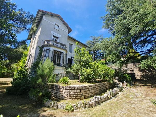 Alès - Maison Bourgeoise 330 m2 sur 1500m² de terrain clos