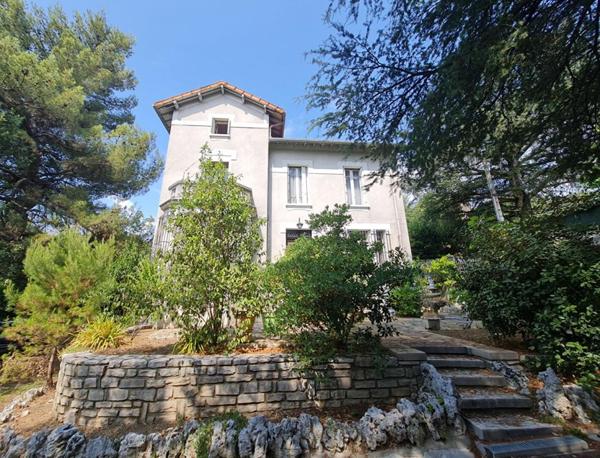 Alès - Maison Bourgeoise 330 m2 sur 1500m² de terrain clos