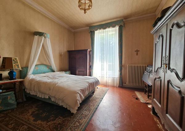 Alès - Maison Bourgeoise 330 m2 sur 1500m² de terrain clos