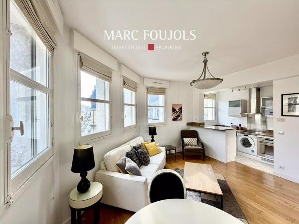 (English) Bright Furnished 2-Room Apartment in Porte-Dauphine